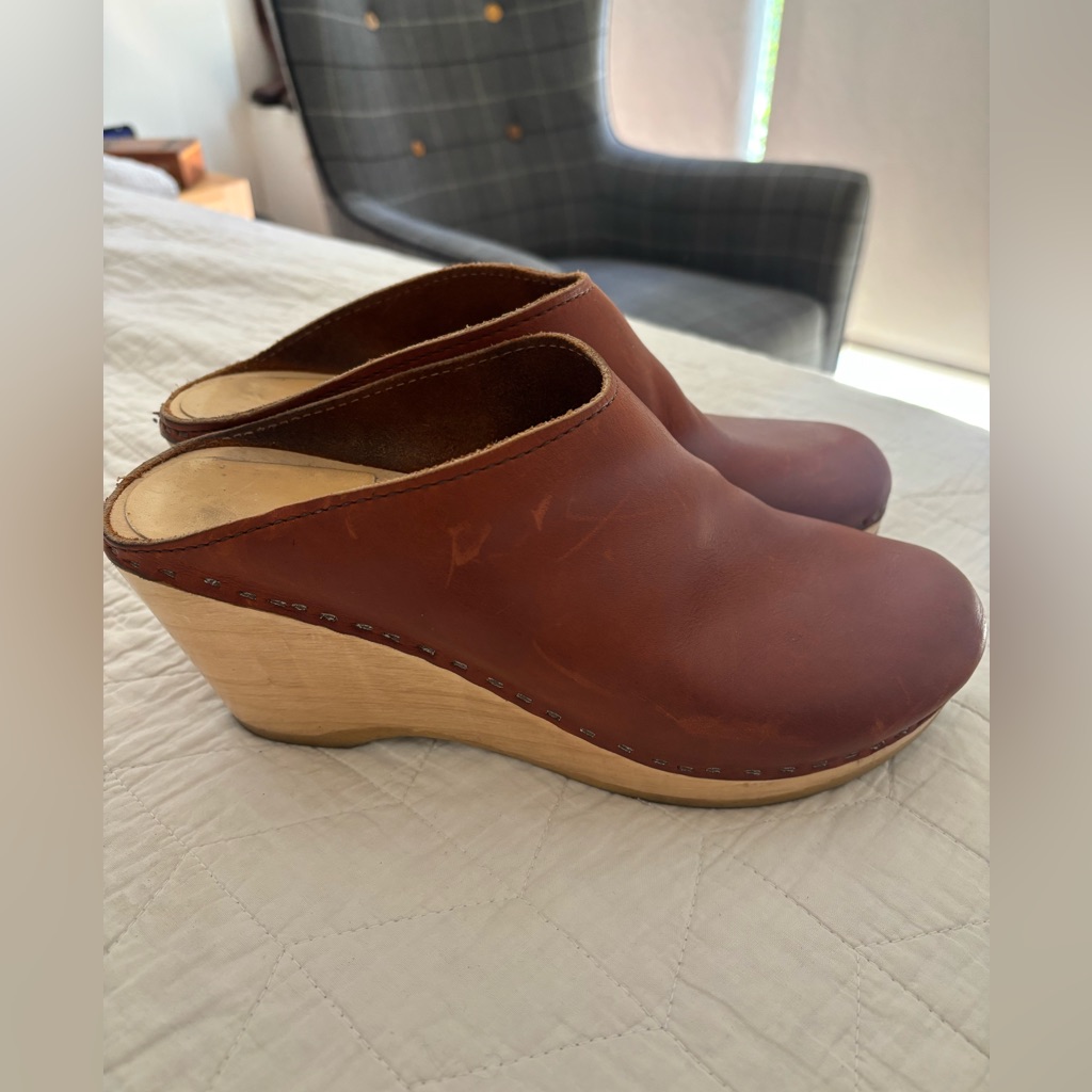 No 6 New School Clogs. In Cognac Size 40.